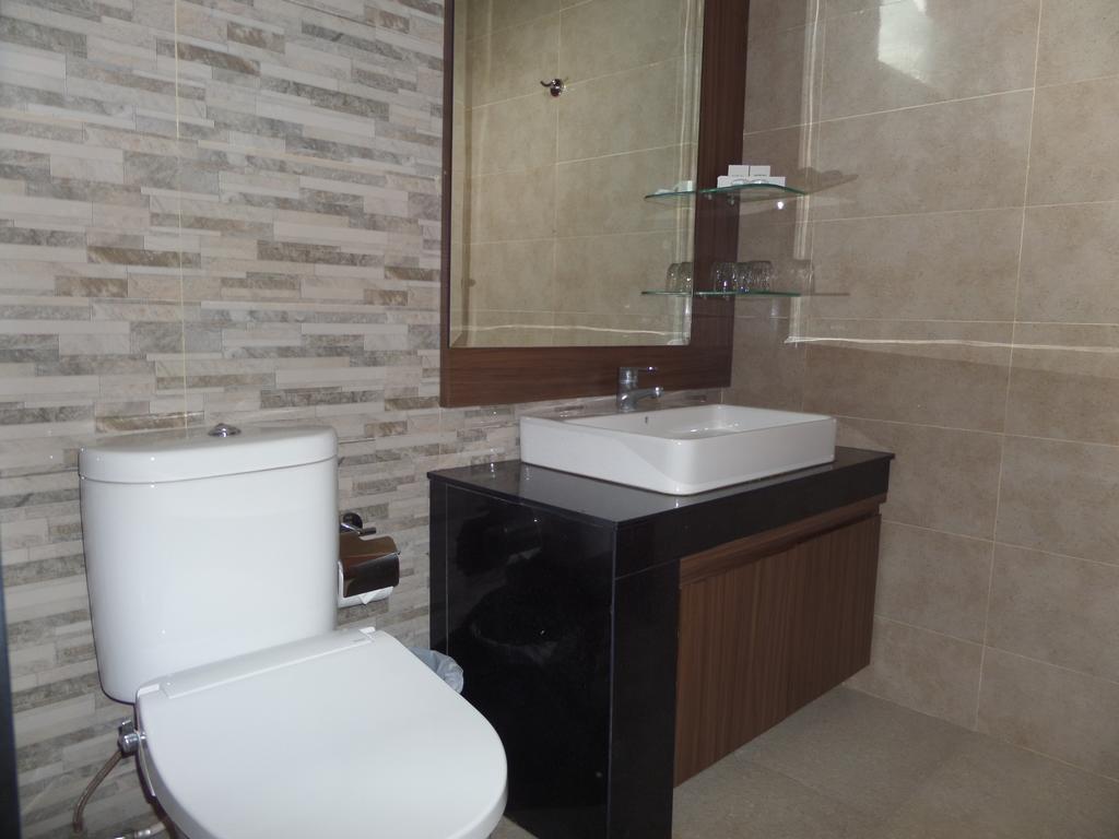 Royal Majesty Villas Kuta  Exterior photo