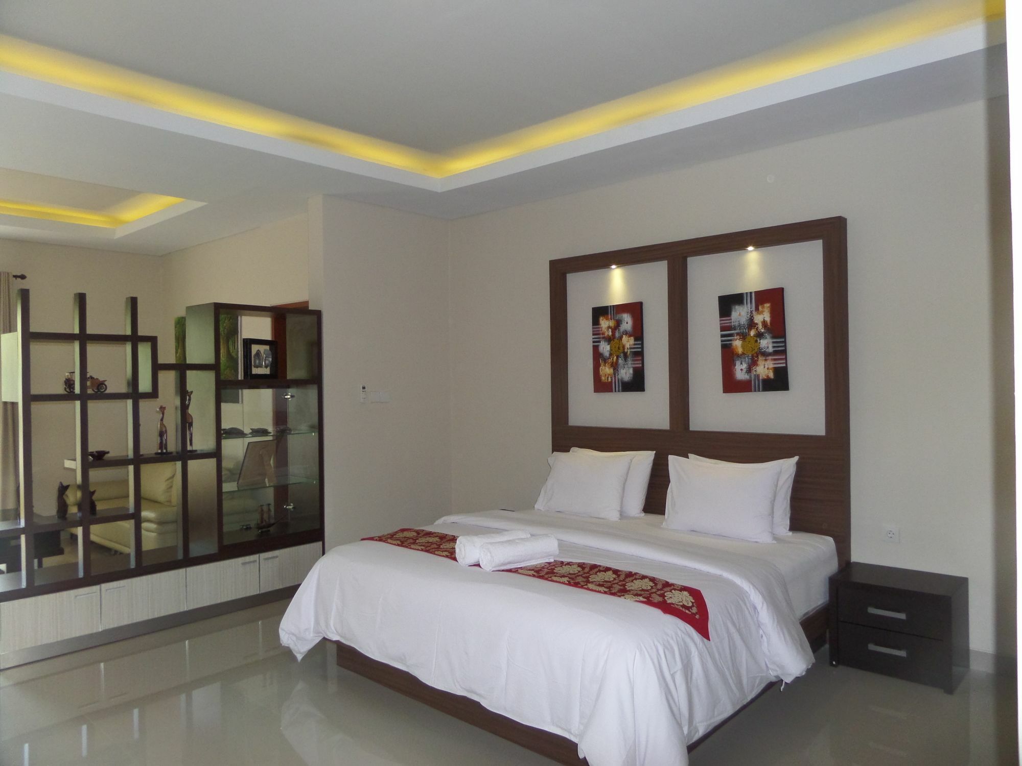 Royal Majesty Villas Kuta  Exterior photo